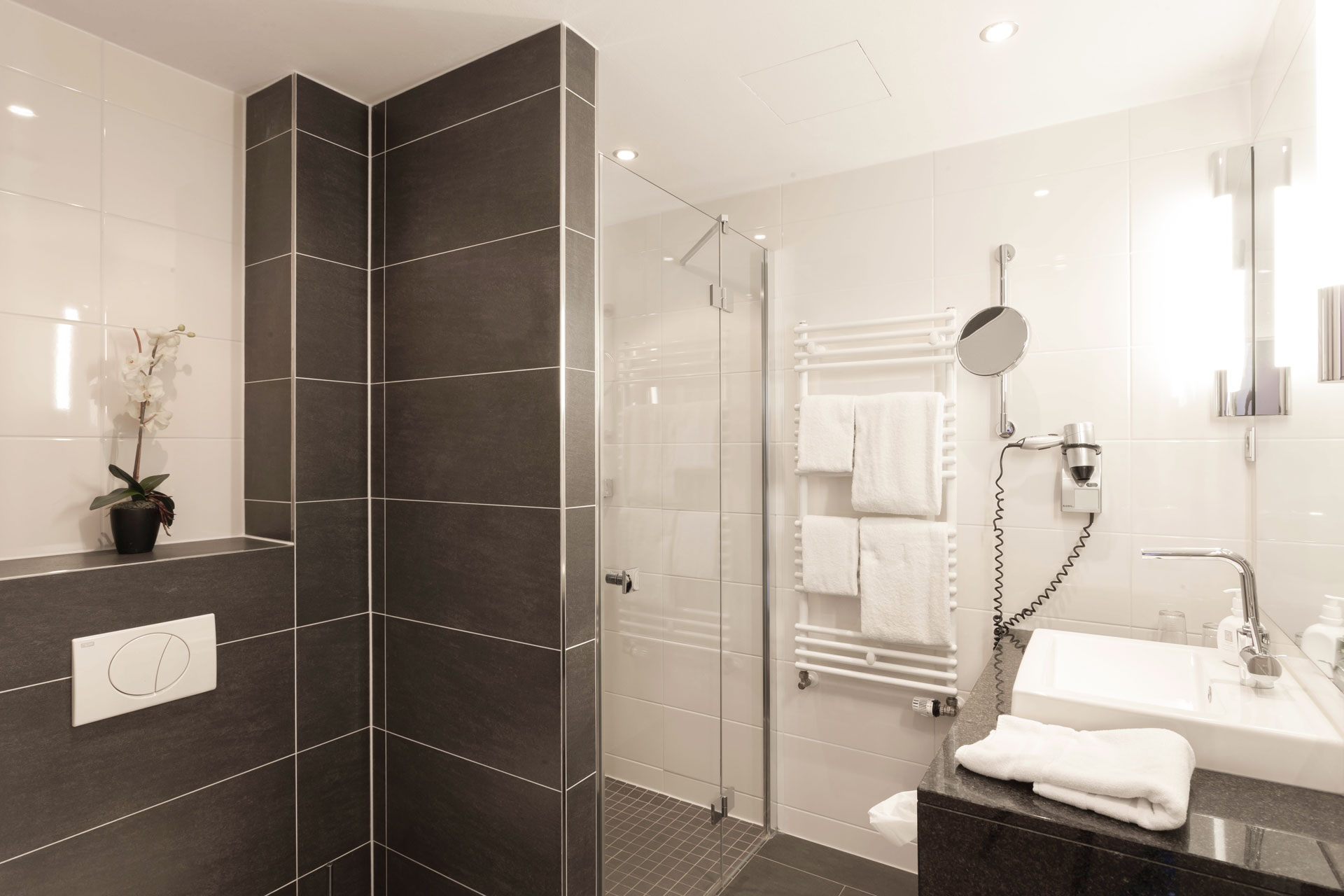 Deluxe Zimmer Bad Bild 1