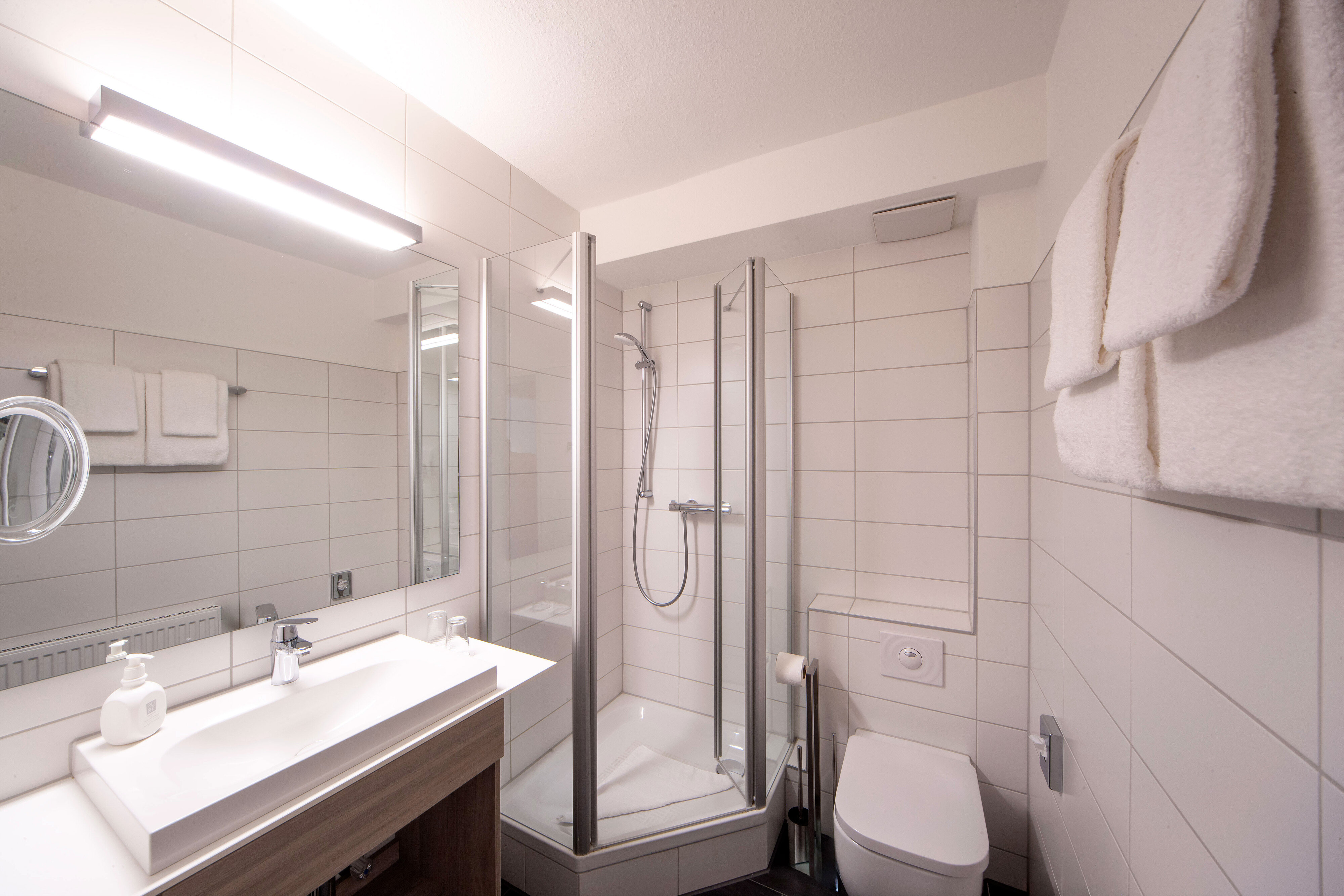 Economy Zimmer Bad Bild 1